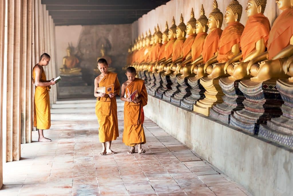 Les moines à Myanmar