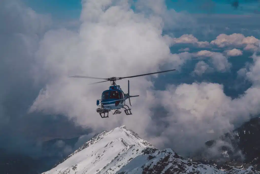 Un mariage à 4810 mètres d'altitude : le défi ultime pour les amoureux de la montagne