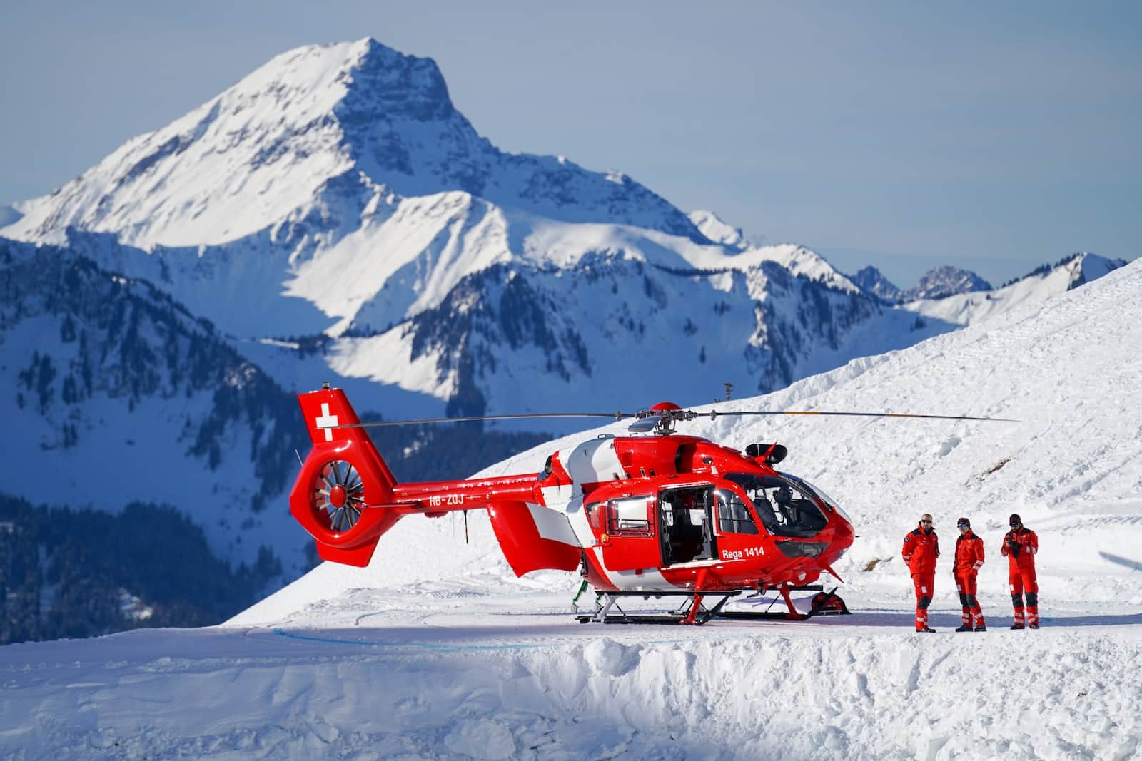 Vol hélicoptère Mont Blanc : Randonnée et sports extrêmes dans les Alpes françaises