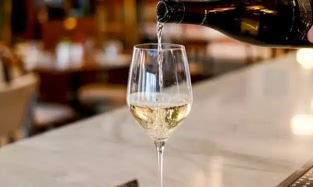 Découvrez les vins blancs sucrés d’Alsace et de Bourgogne : délices viticoles uniques